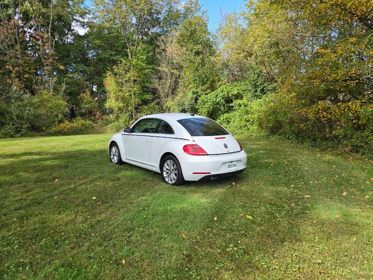 2015 Volkswagen Beetle — photo 15 of 30