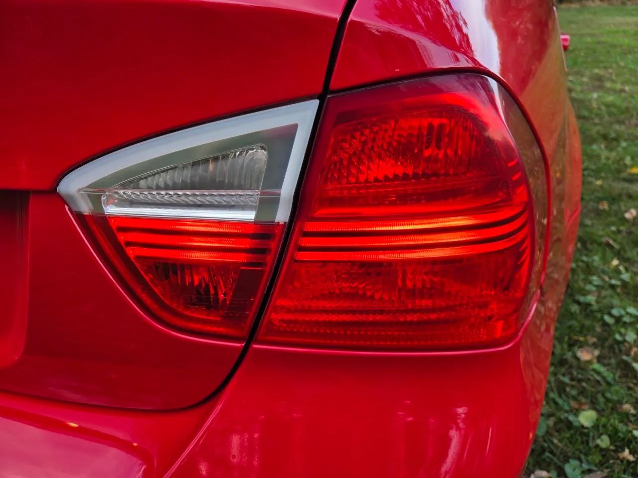 2006 BMW 3 Series 325xi Sedan 4D — photo 29 of 32