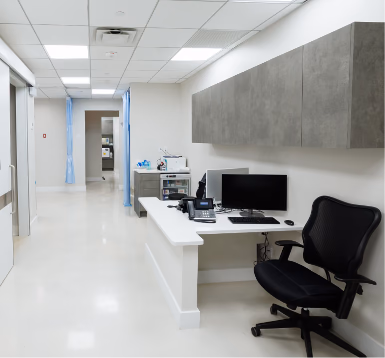 Reception and workstation at the Batash Medical center