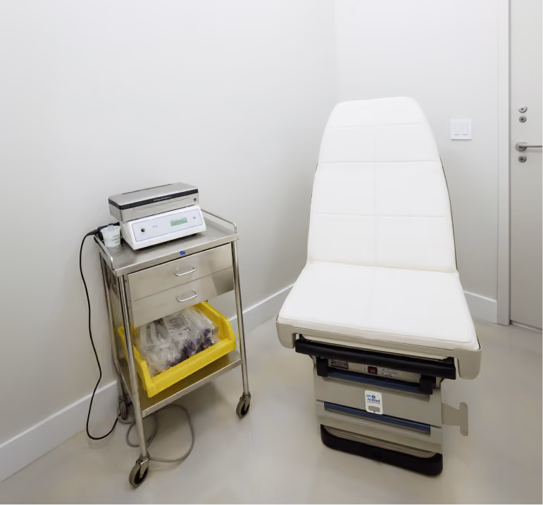 Procedure room at the Batash Medical center