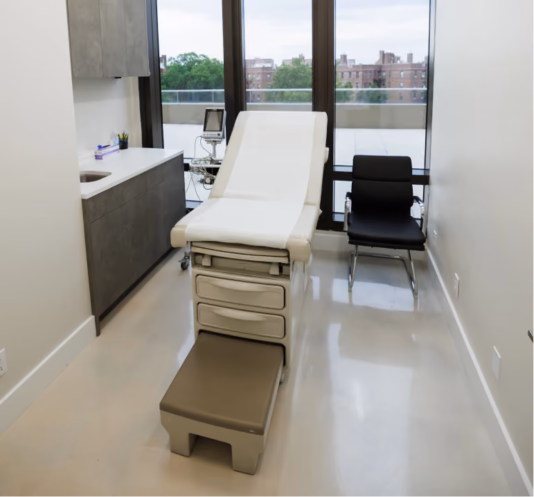 Procedure room at the Batash Medical center