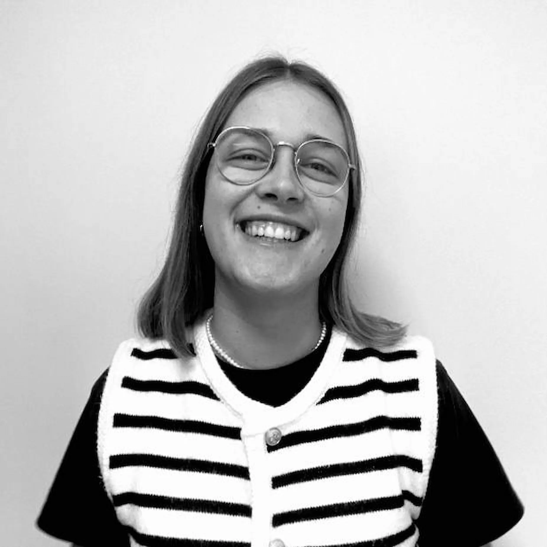 Portretfoto van Caisey Huysentruyt, medewerker bij LIORA fragrance.