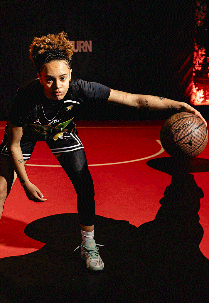 Animated slideshow of basketball moments