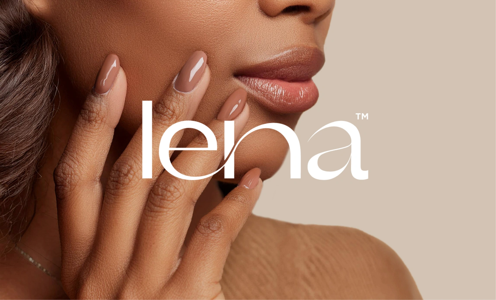Lena ❘ Rehausser l'image de la marque pour une beauté modeste