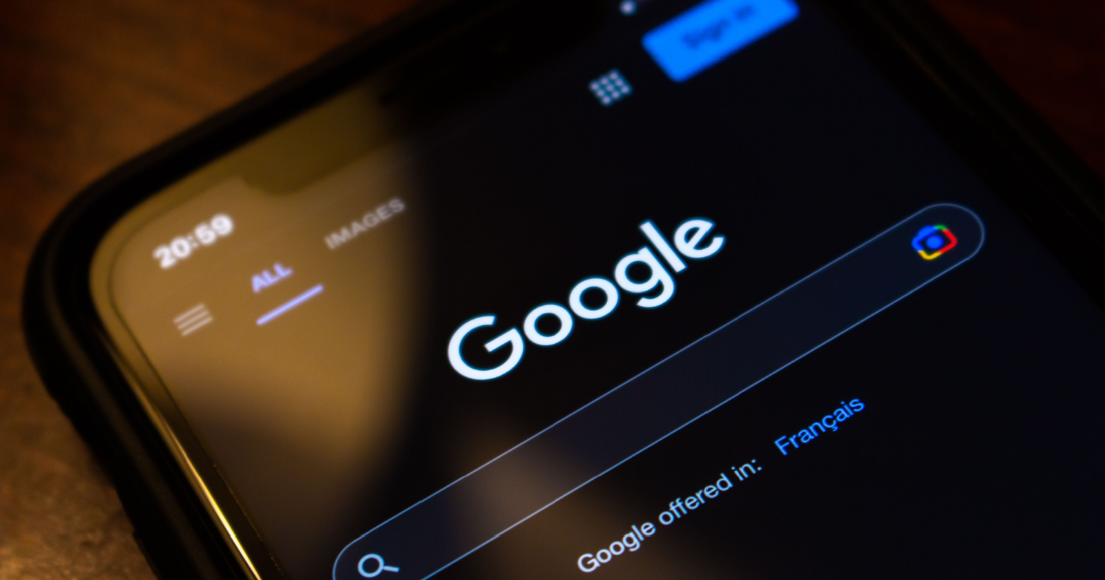 Google tests ads in AI Overviews on mobile search