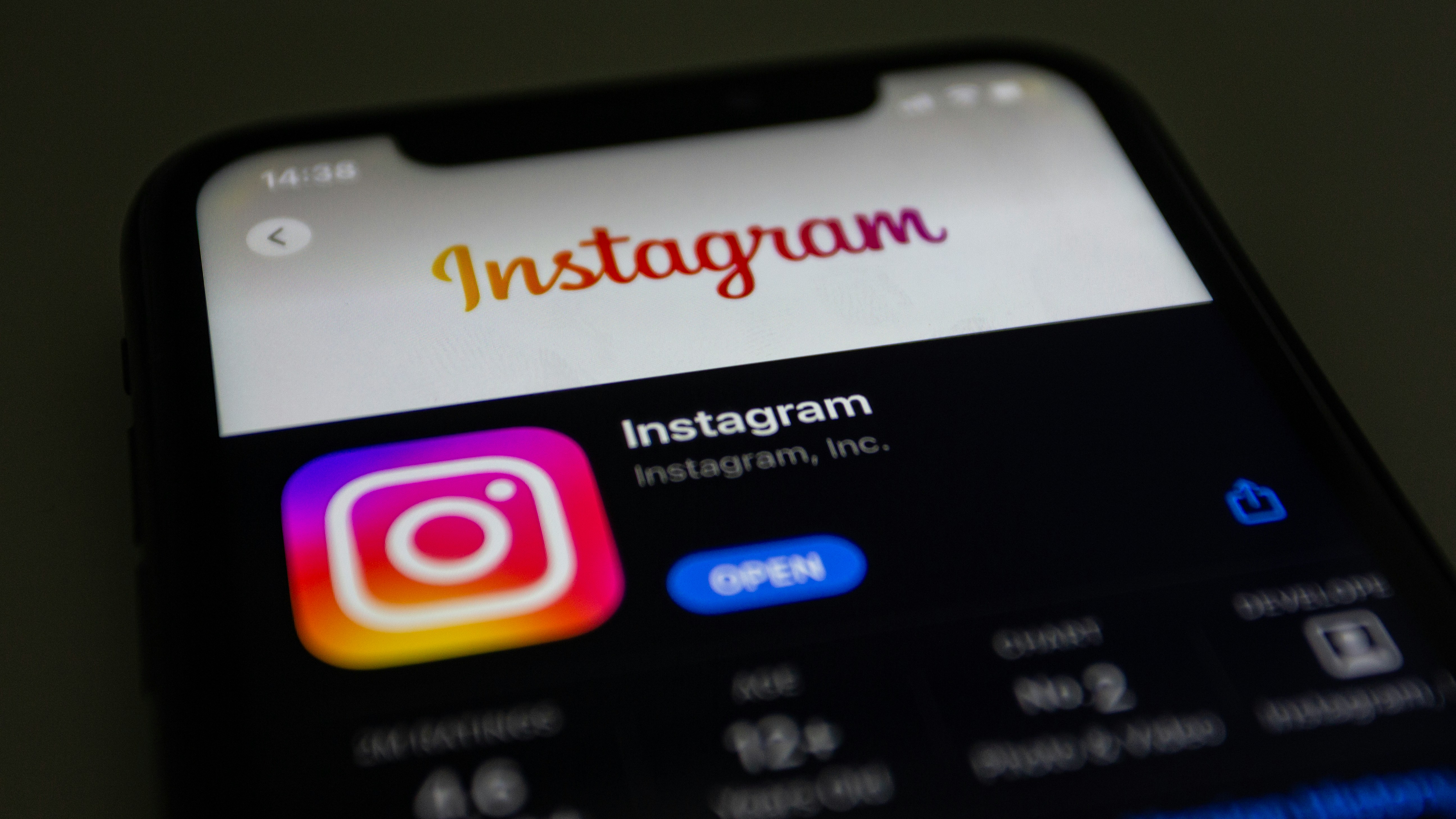 Instagram enables users to comment directly on Stories