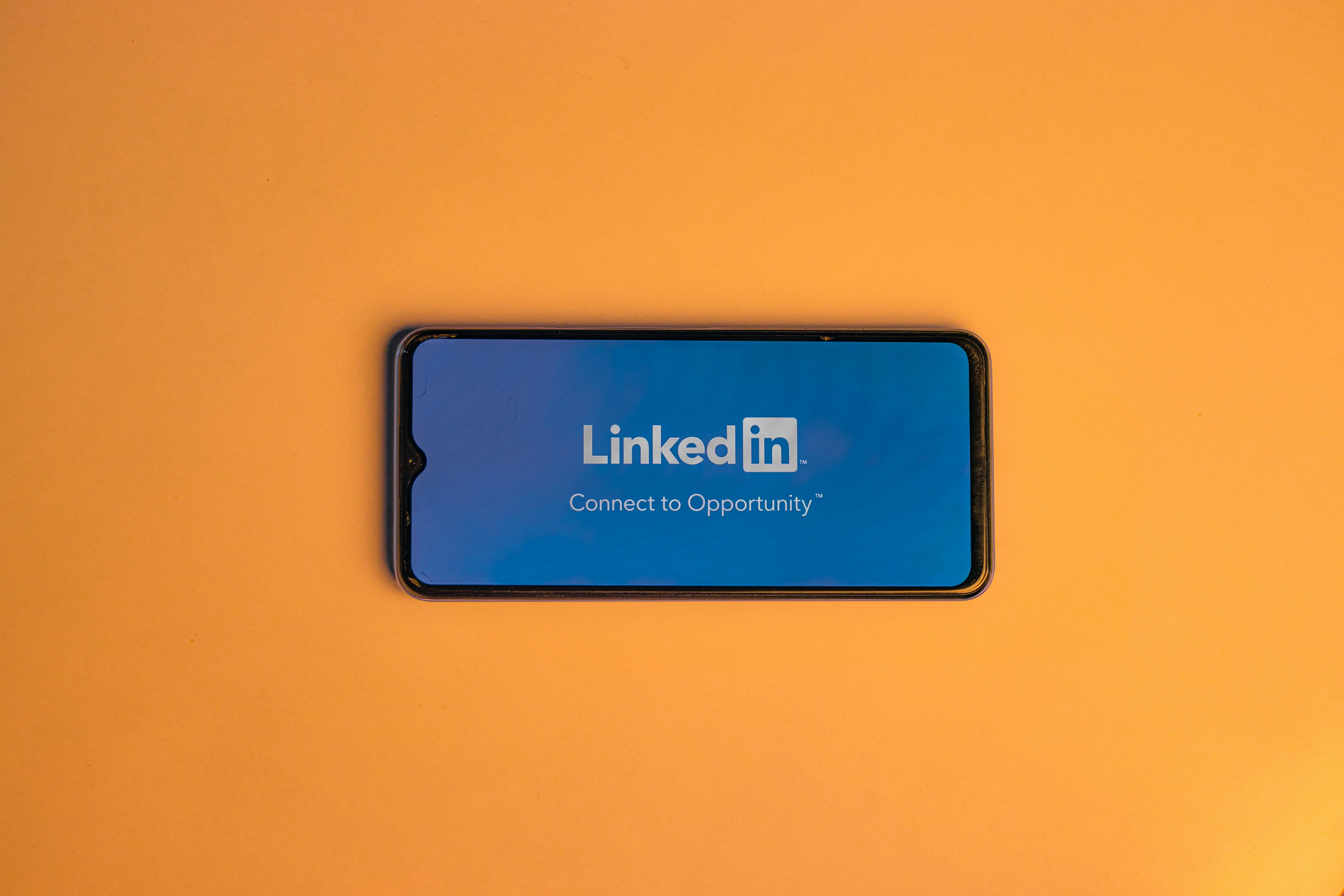 LinkedIn expands its full-screen vertical video display to desktop users