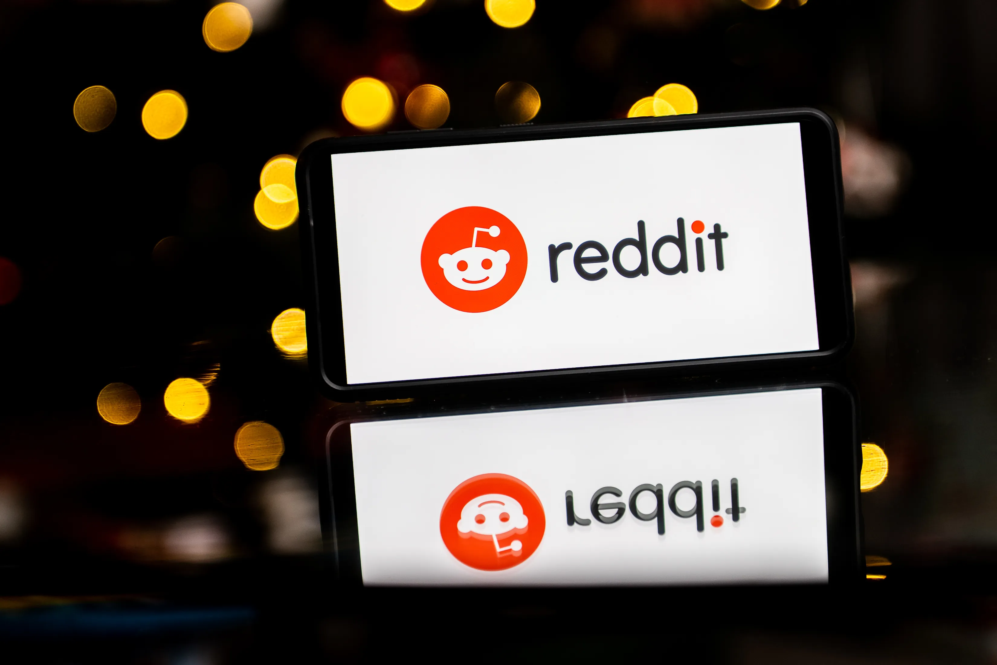 Reddit launches TikTok and Meta-like ‘ads inspiration library’ to help marketers find top ads
