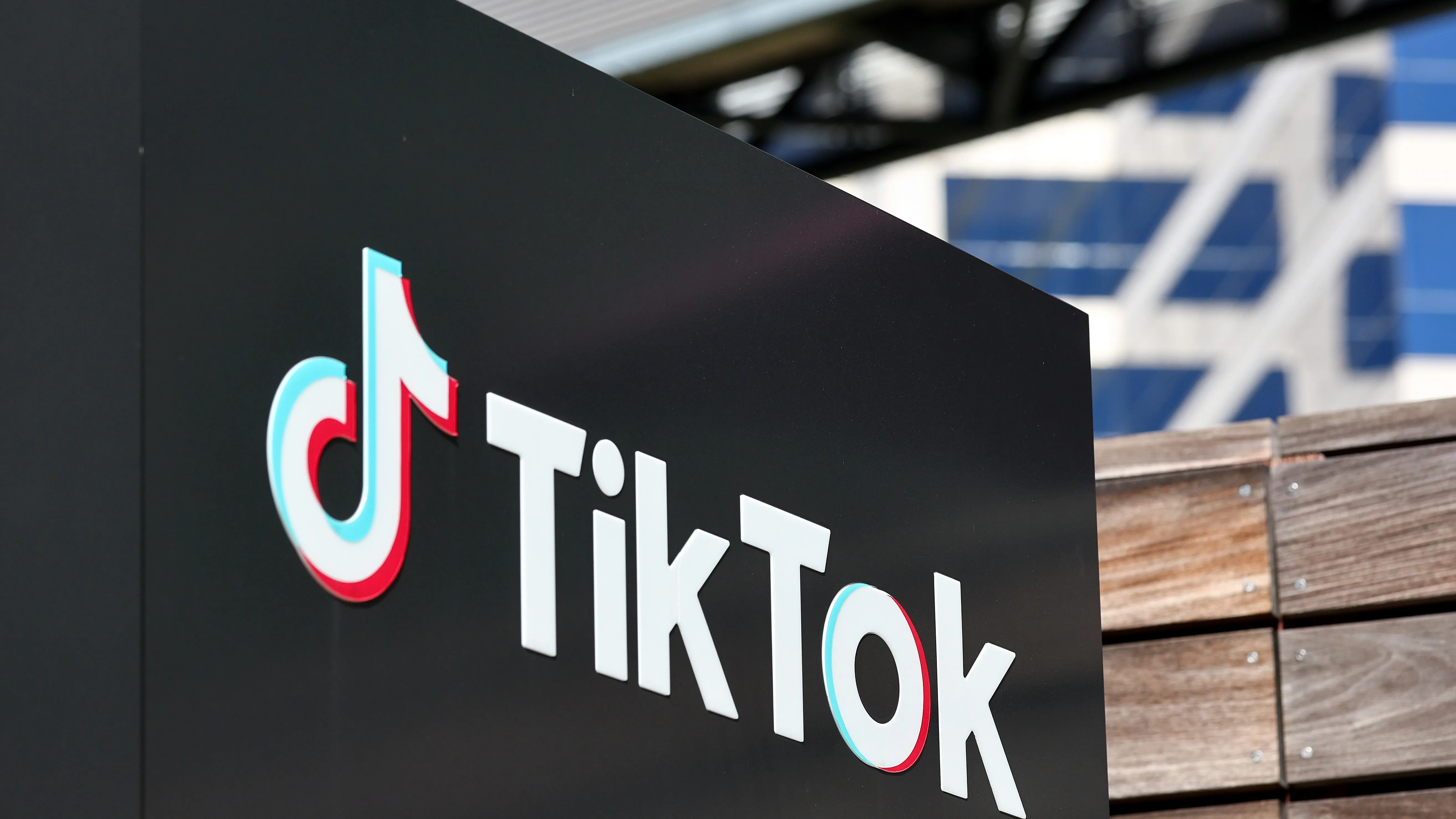 TikTok tests product link integration from affiliate partners