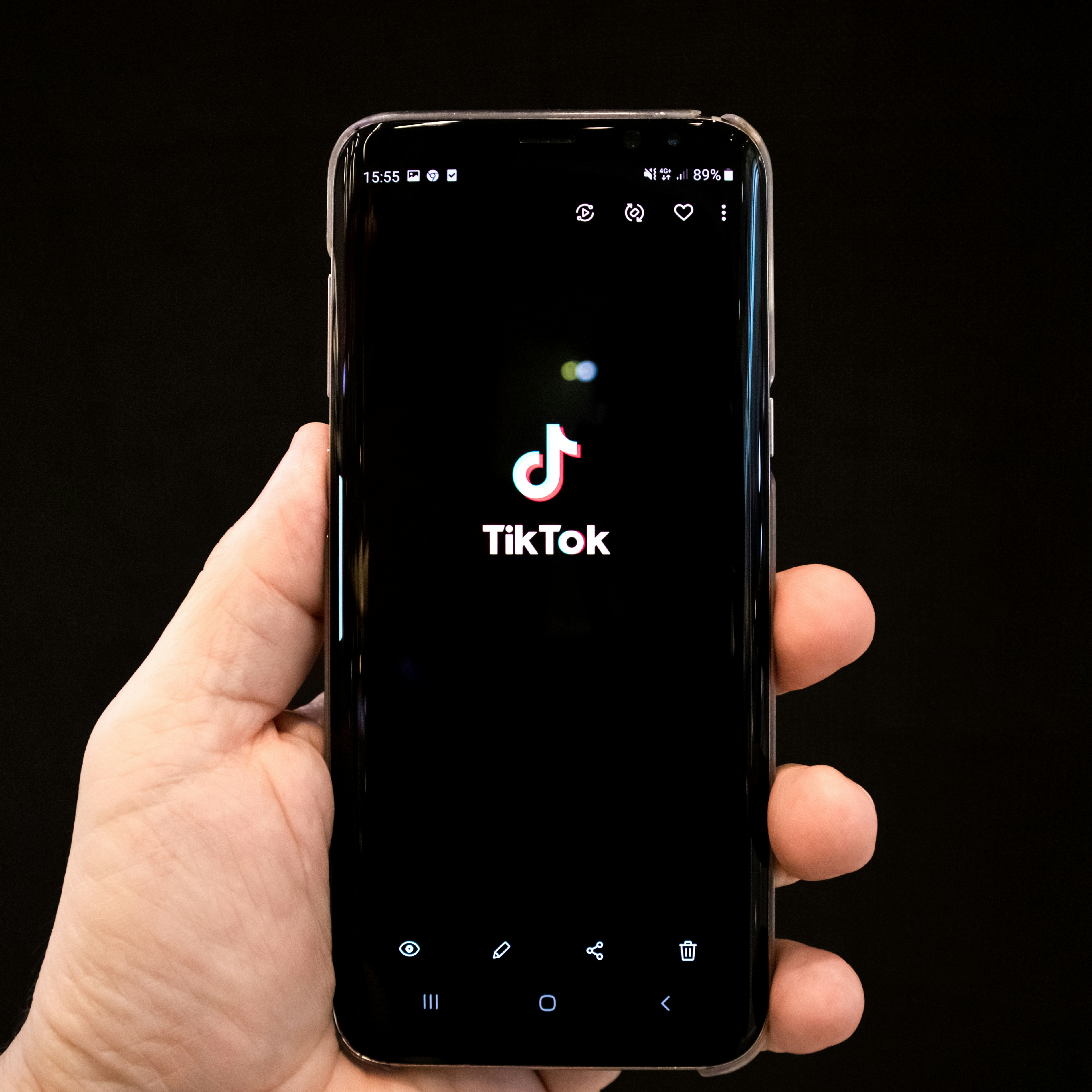 TikTok expands Smart+ catalog ads to website and app campaigns