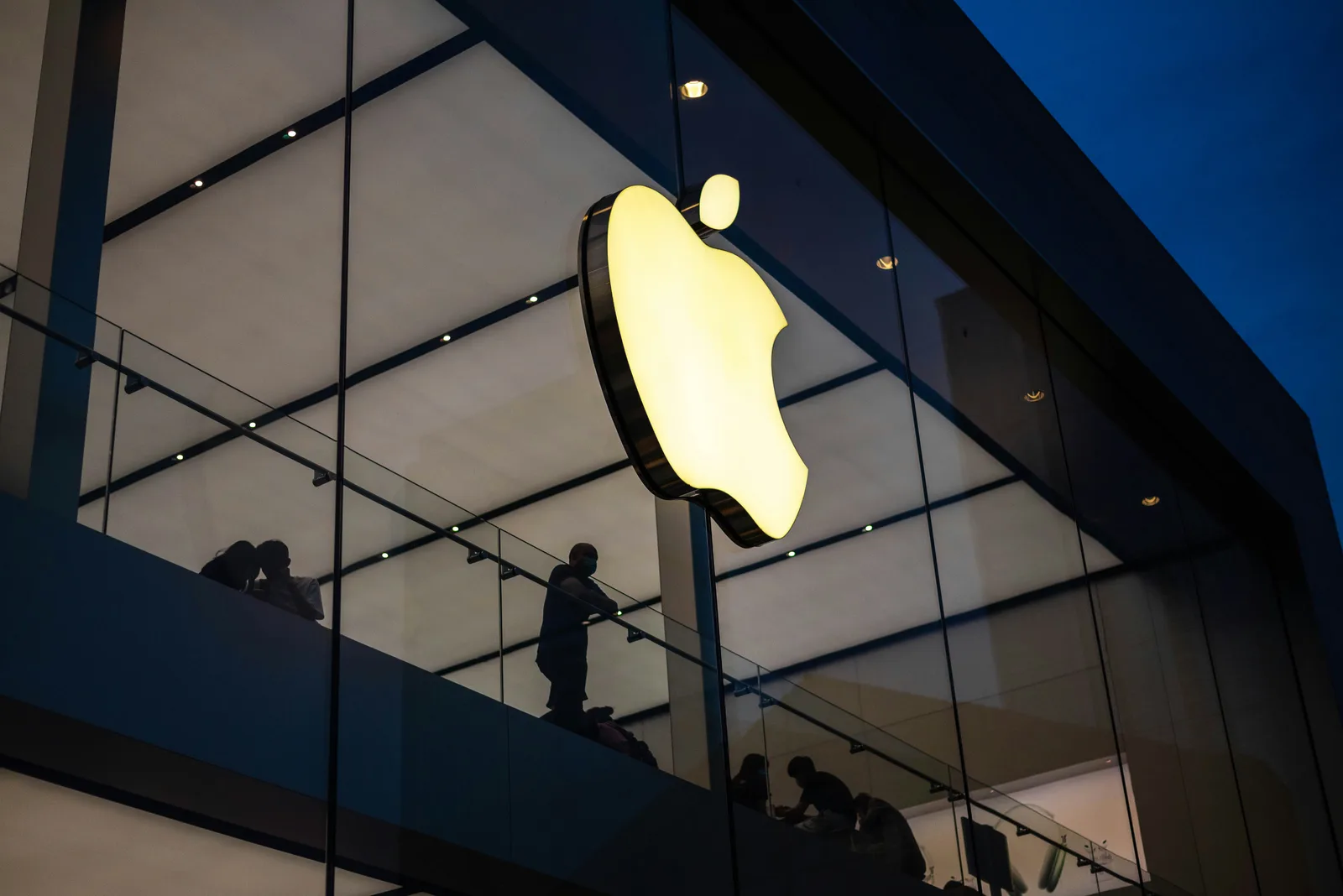 Apple explores monetizing Maps app with search ads