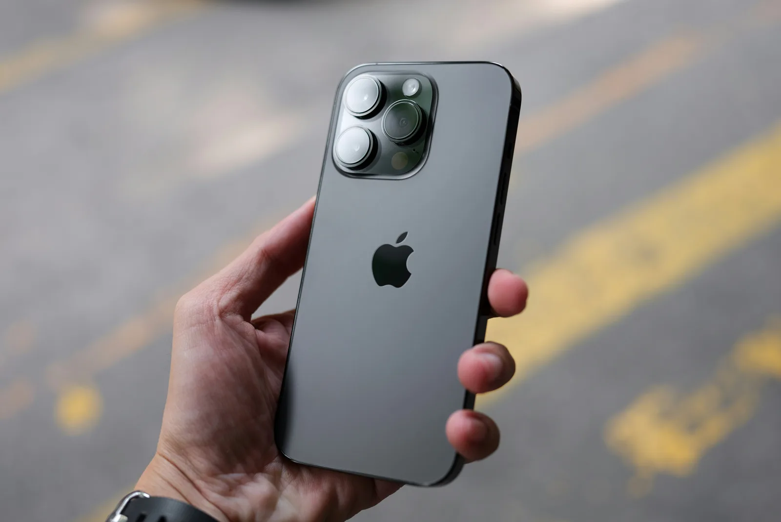 iPhone will introduce Google Lens-like ‘visual intelligence’ feature to iPhone 16