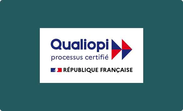 7 personnes autour d'un bureau