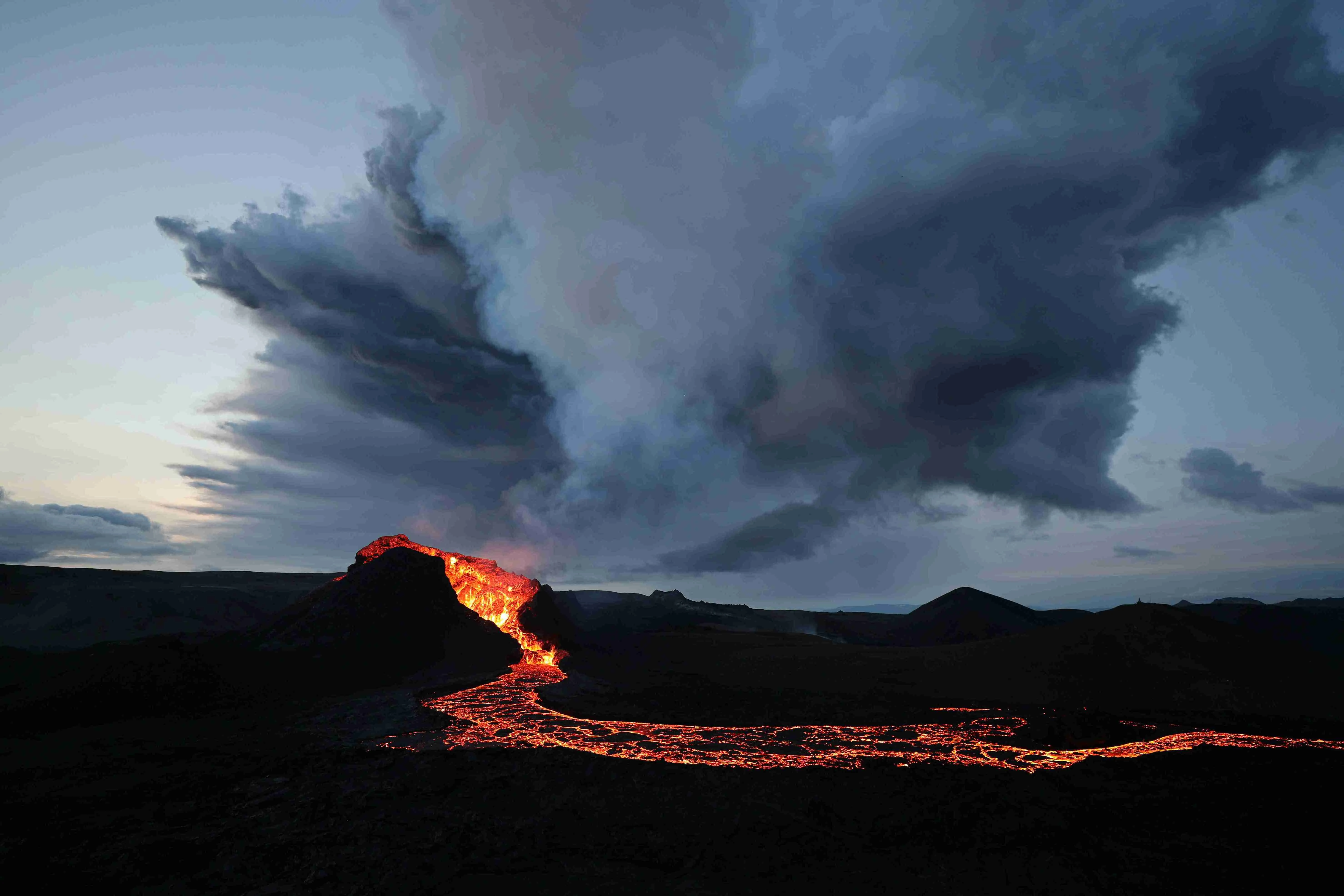 Iceland Geology Explained: Volcanoes, Tectonics & Geothermal Power