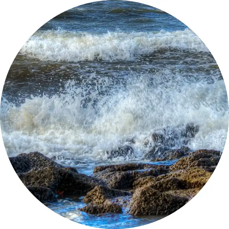 Waves crashing along the Chesapeake Bay