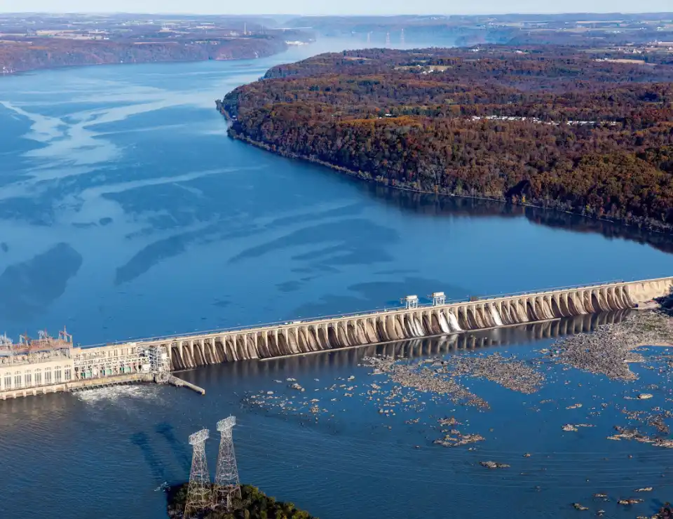 Image of Conowingo Dam in Cecil County, MD in the fall