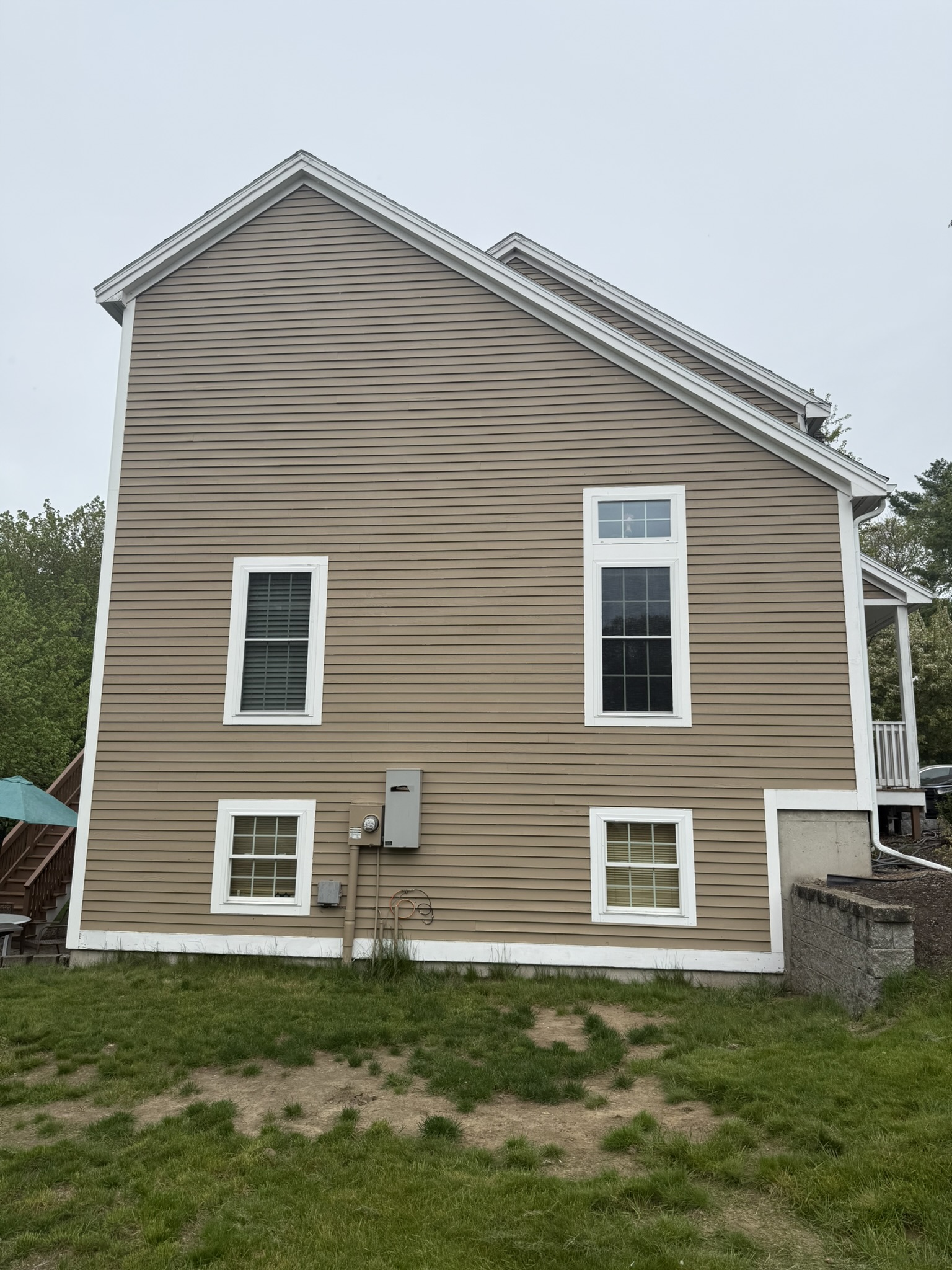 Expertly Done Protective Vinyl Siding, done by Complete Exterior; Exteter, NH home