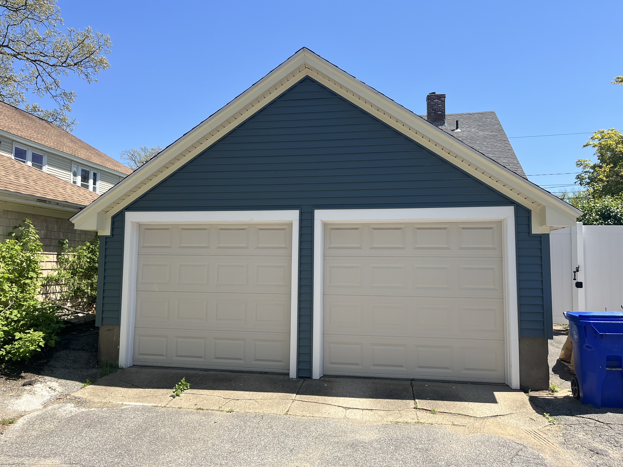 Expertly Done, Durable, Vinyl Siding by Complete Exterior; Manchester, NH Home
