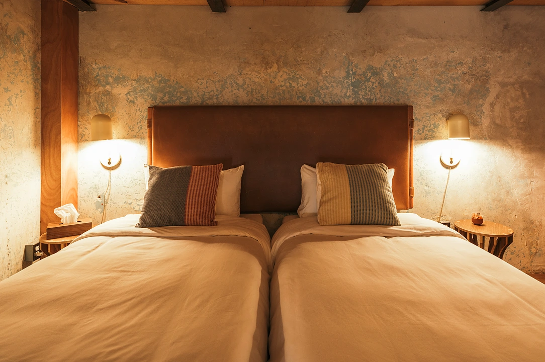 Taverna: cocina de humo y vino en la Juárez