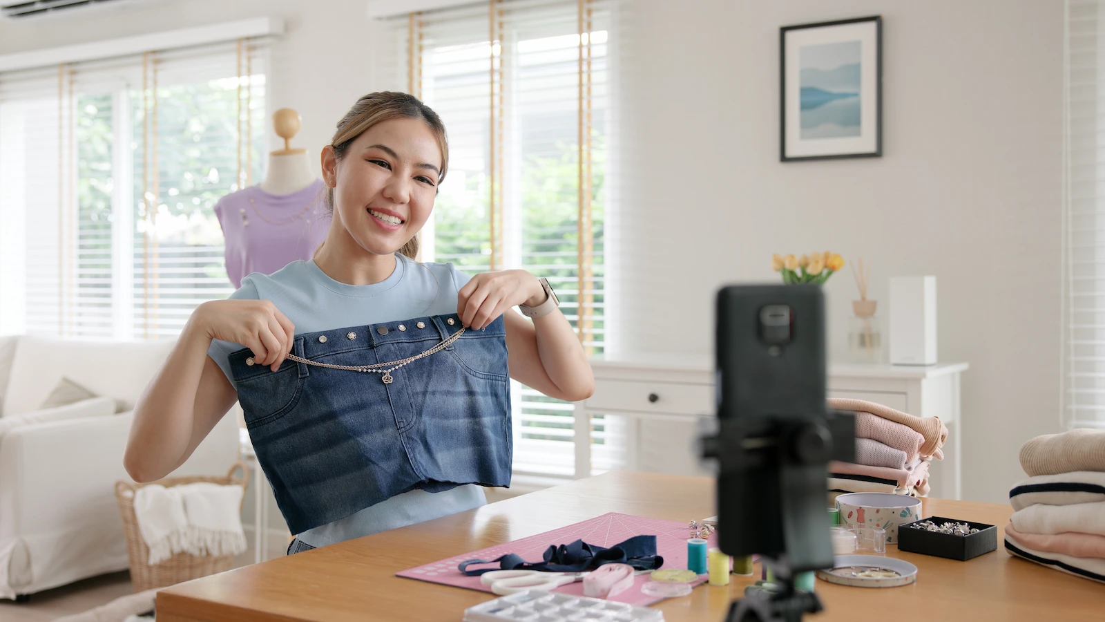 Posting Konten Visual yang Berkualitas