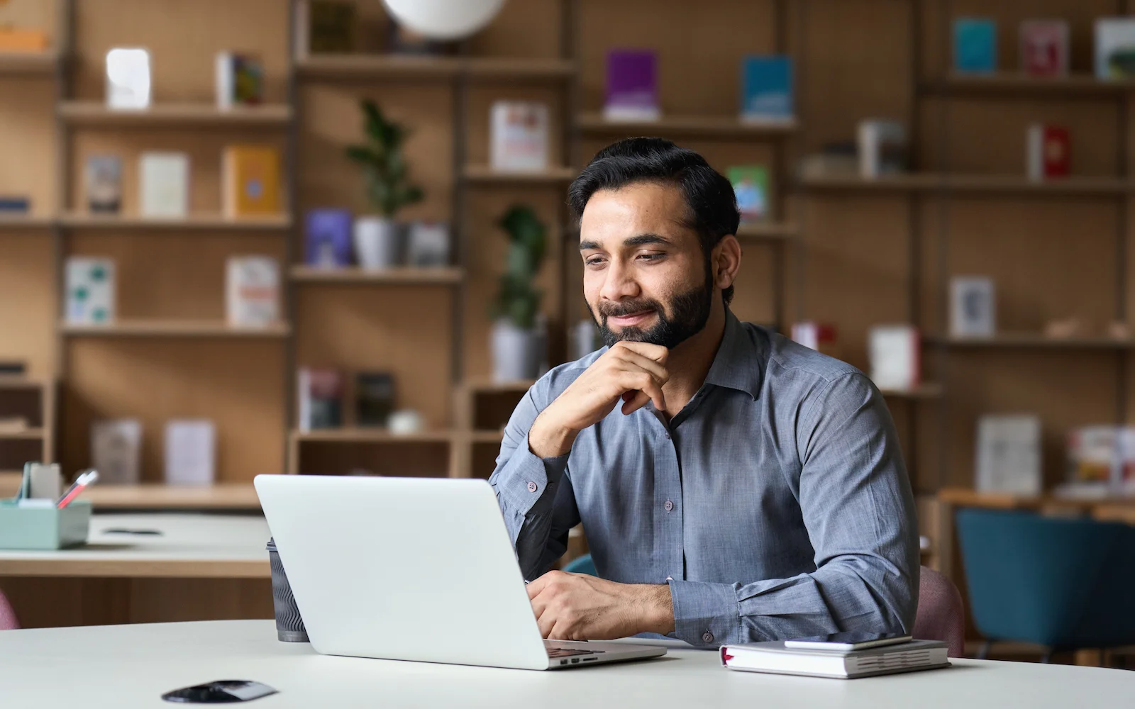 Digitalisasi Bisnis untuk Efisiensi dan Transparansi