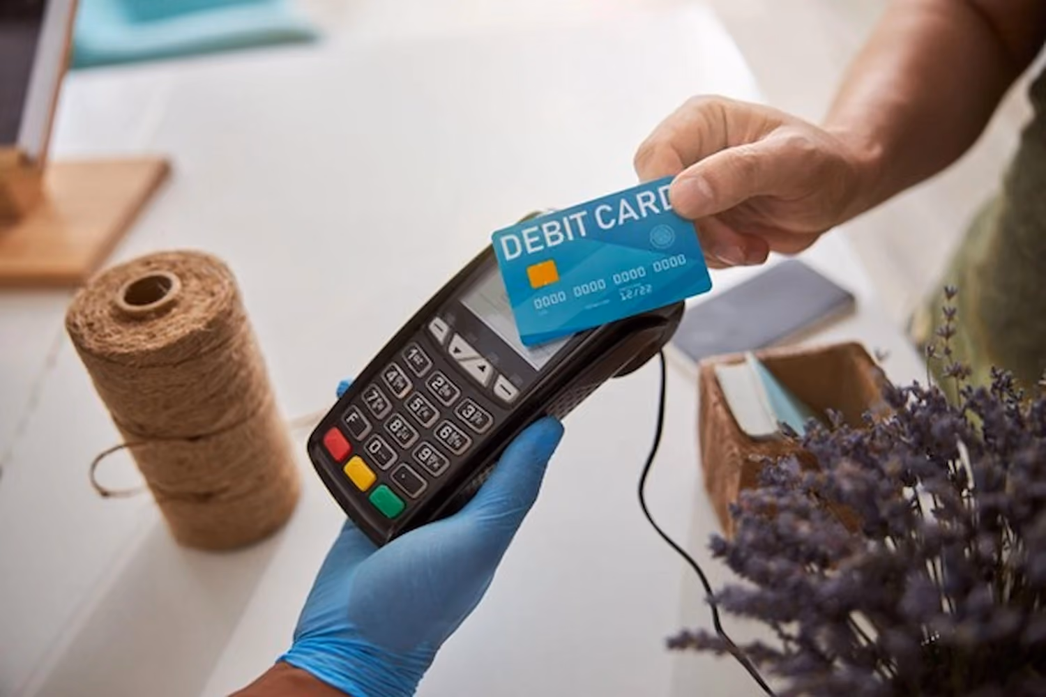 Keunggulan Debit Dibandingkan Metode Lain