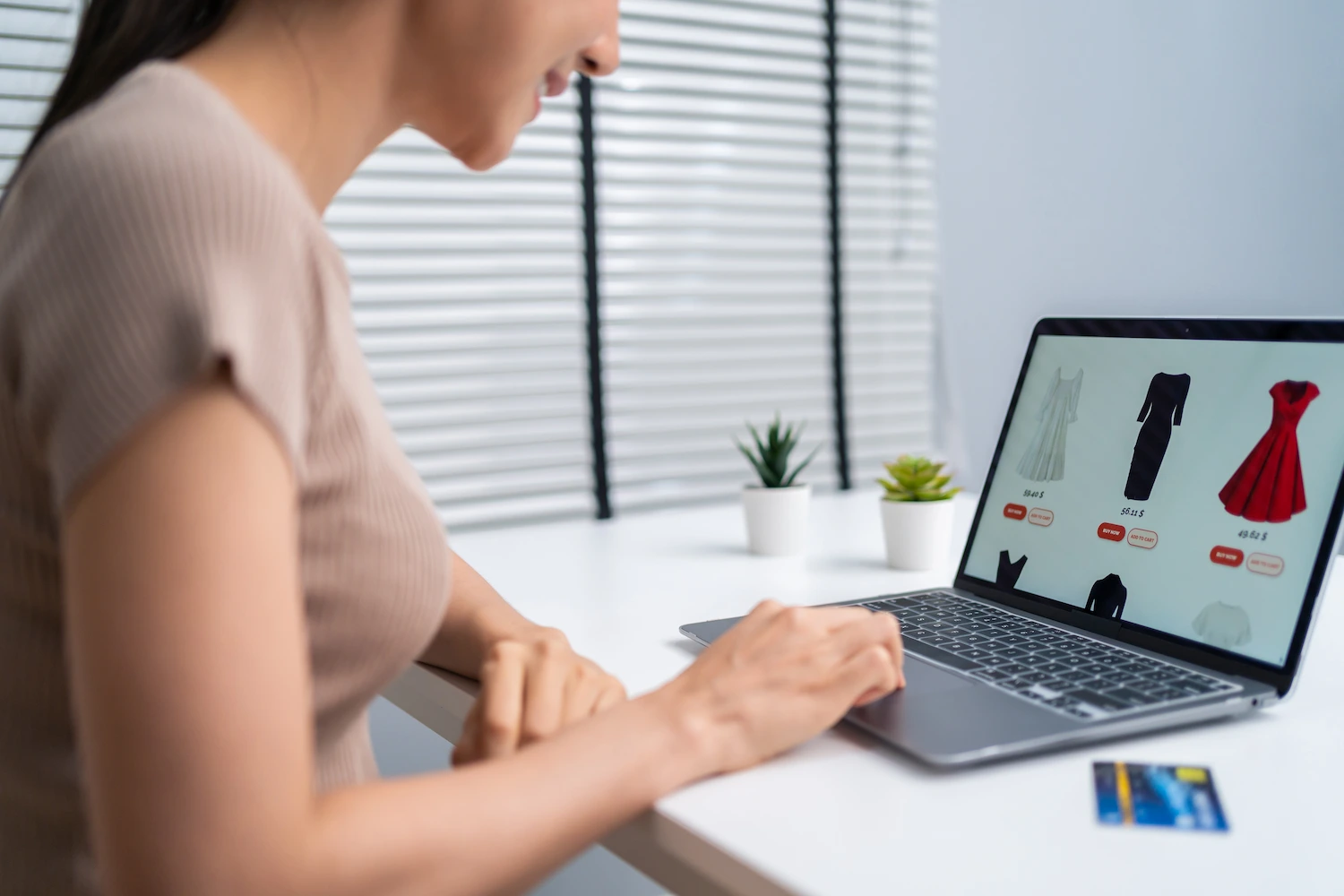 Mengapa Service Charge E-commerce Harus Transparan dan Otomatis