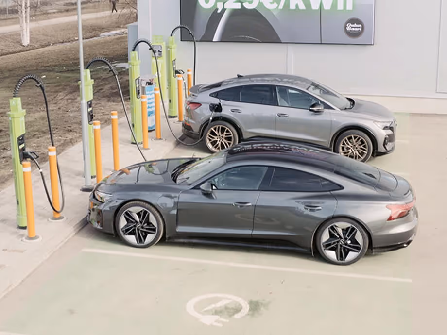 EVs charging at Oulun Baari charging station