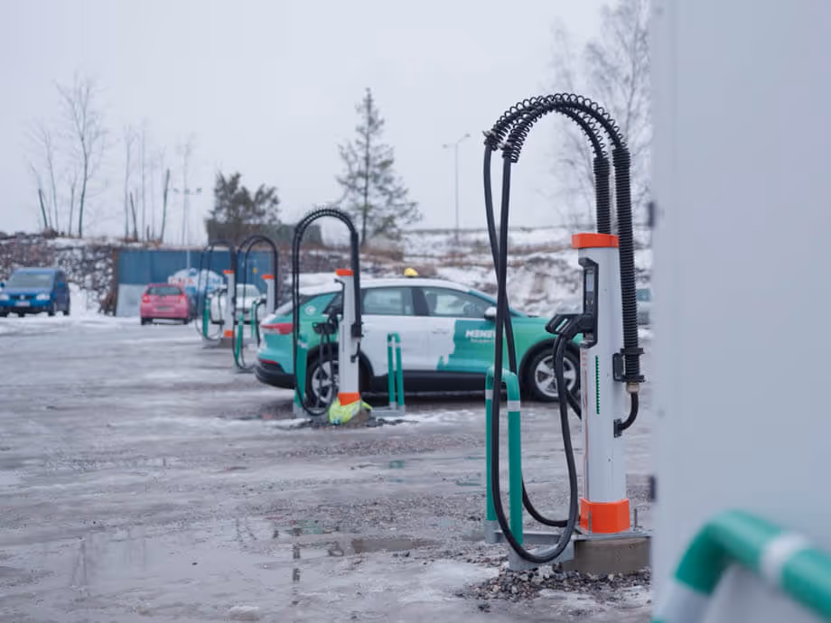 Menevä charging hub