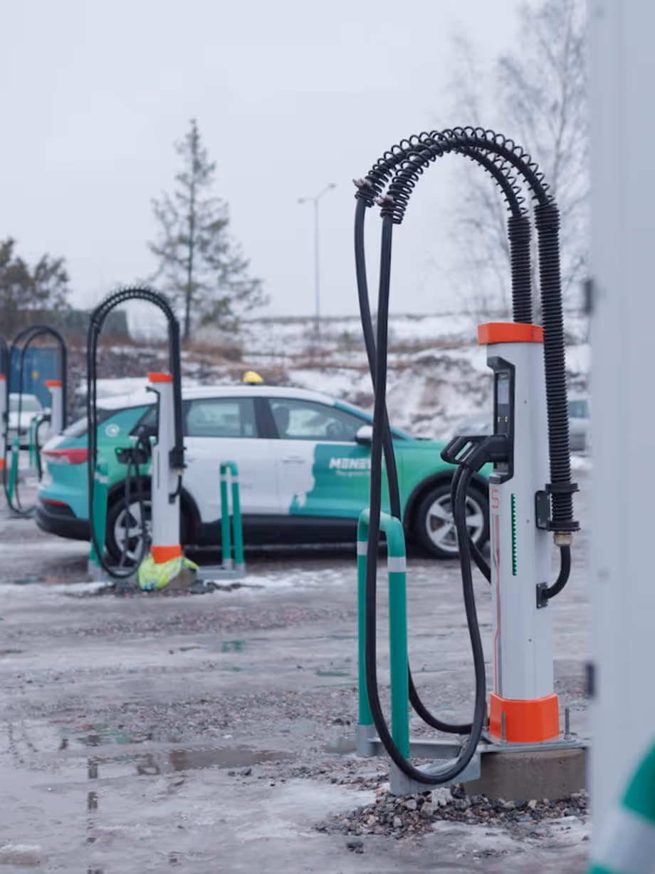 Menevä taxi charging hub