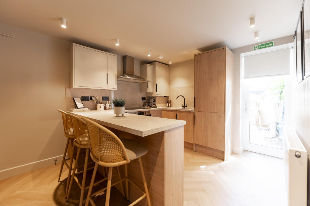 Peach Street - Room 1