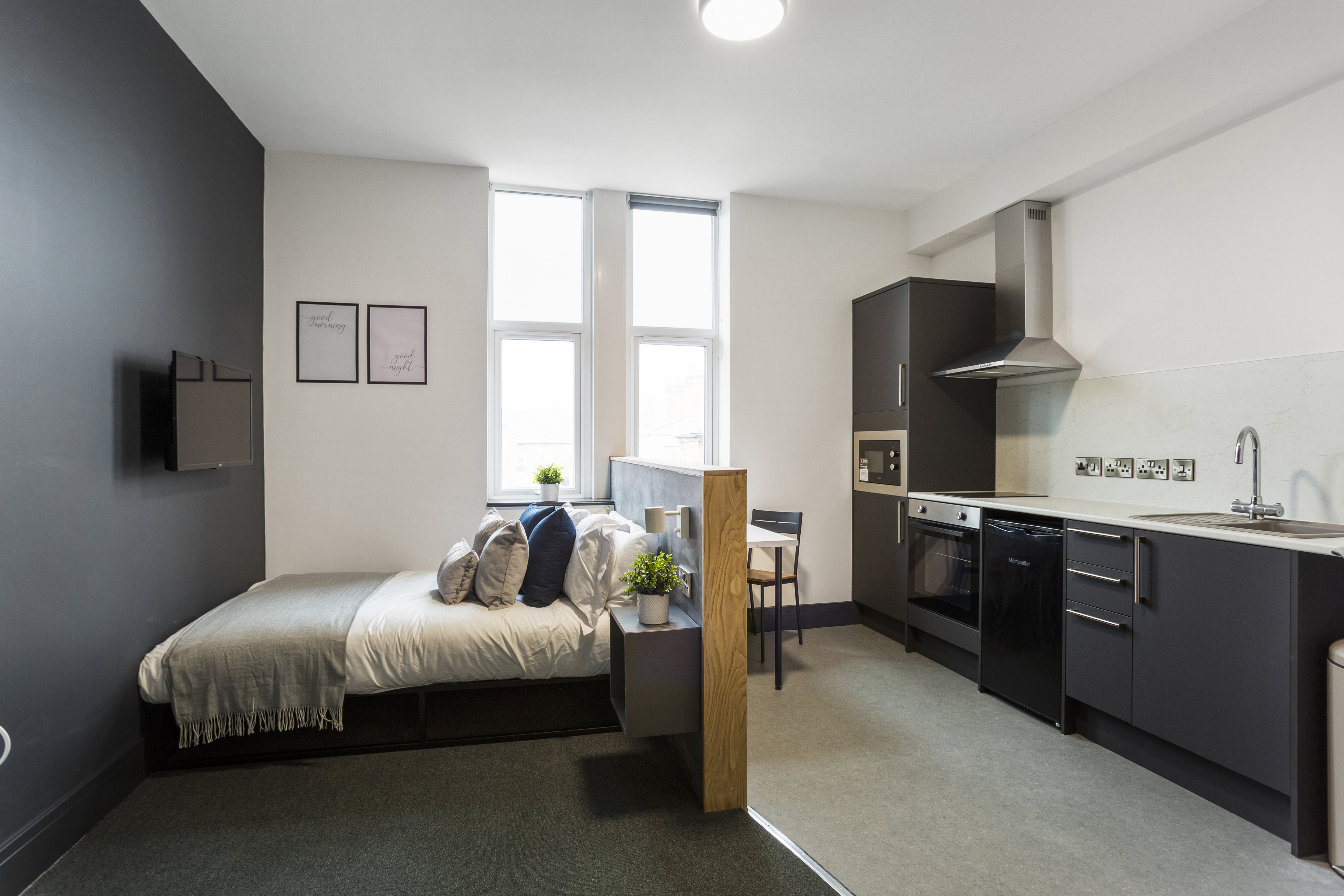 98 King Alfred Street - Flat 2 Studio 2