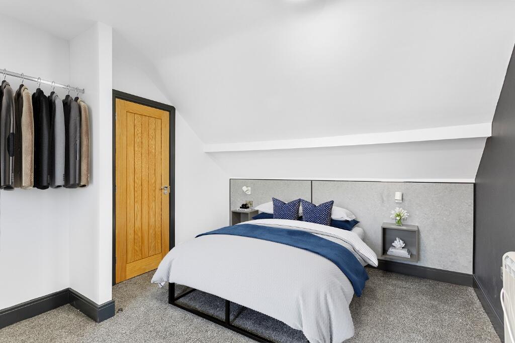 3 Bridge Avenue - Room 6
