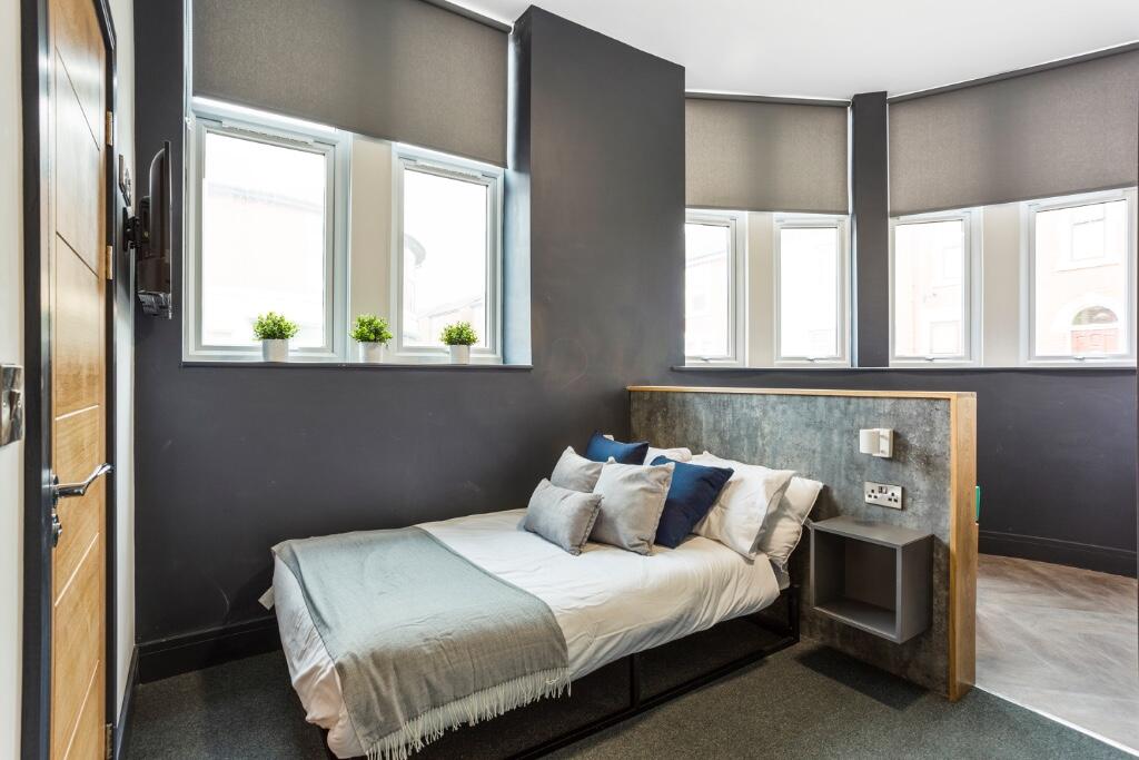 98 King Alfred Street - Flat 1 Studio 1