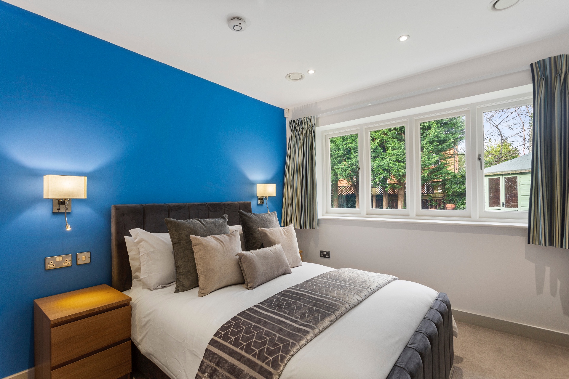 Vicarage Street - Room 1