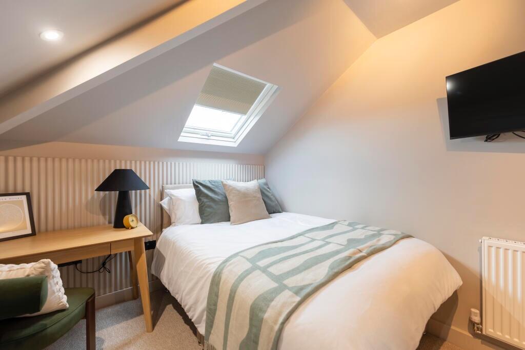 Peach Street - Room 5