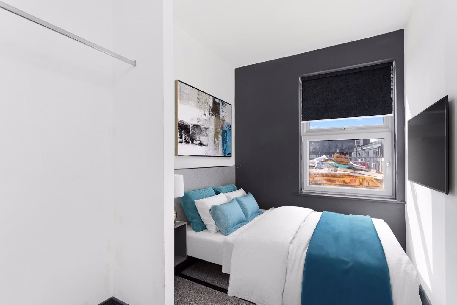 Bridge Avenue - Room 1