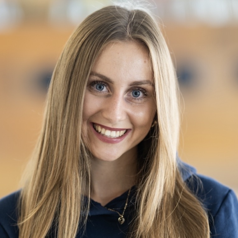 Viktória Vozárová is the Vice President and Head of Partnerships of START Vienna, co-leading the student club and its partner relations.