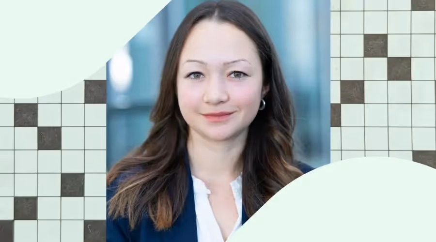 Photo of Lena, a Tomorrow University alumnus and the main subject of the blog.