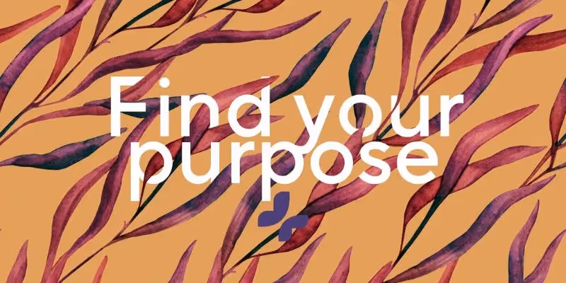 Der Text „Entdecke deinen Sinn“ über einem abstrakten Muster aus roten und violetten Blättern auf orangem Hintergrund.