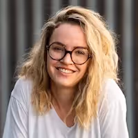 A portrait of Dr. Desirée Schatzl