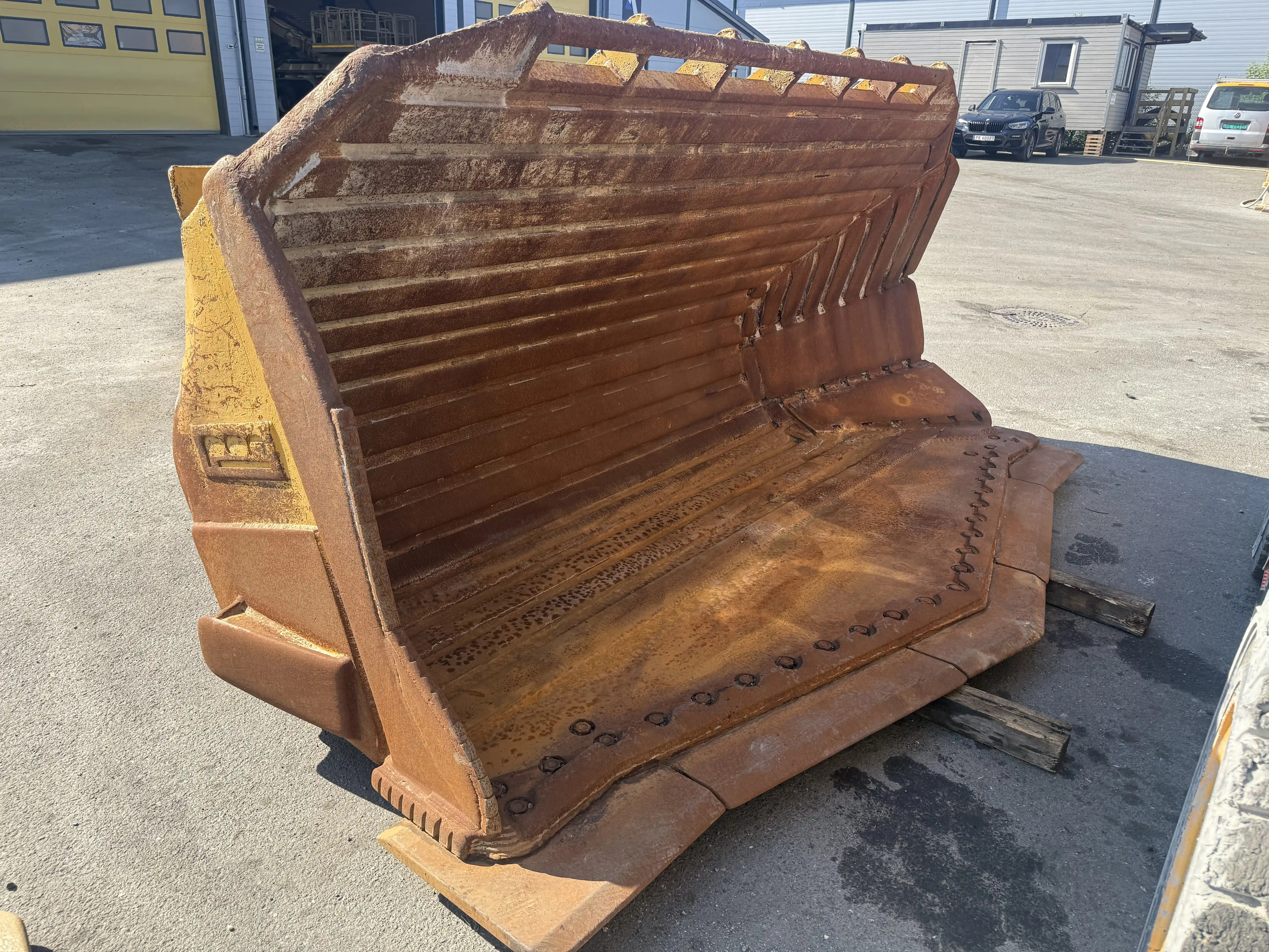 Sidetippskuffe CAT 980