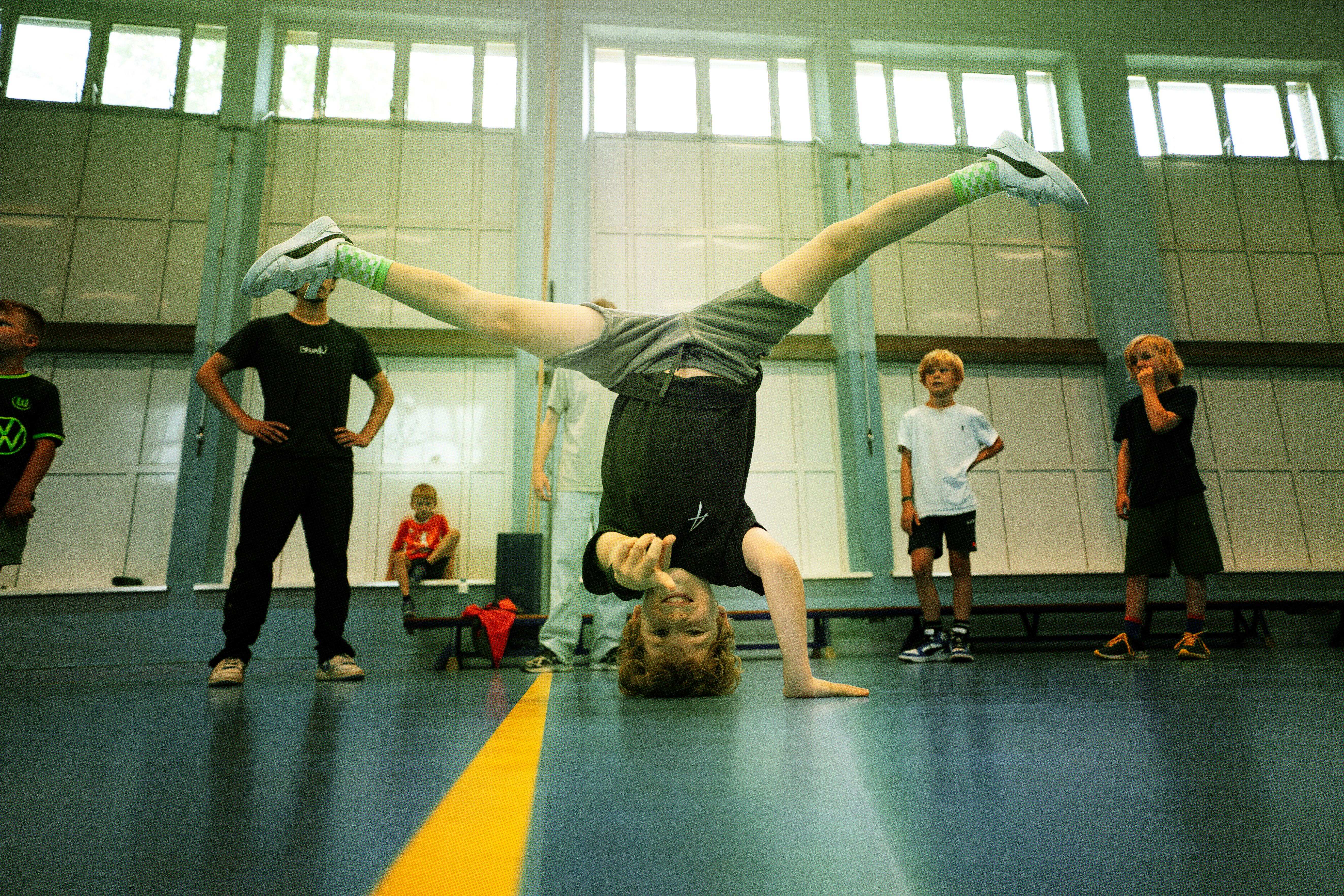 HOOGRAVEN: Gymzaal Ridderlaan