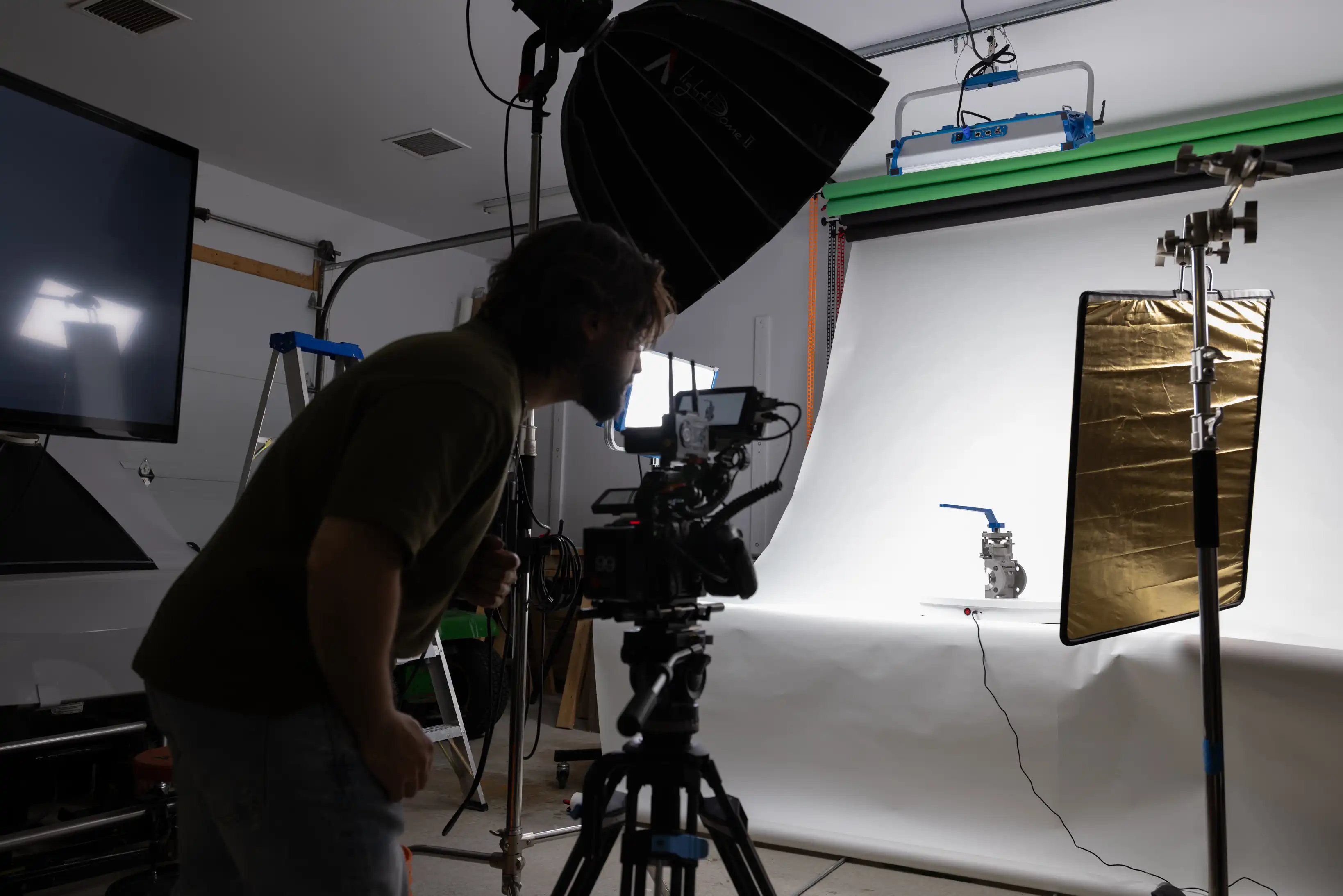 HELPY Media x FluoroSeal : « Making the invisible spectacular »