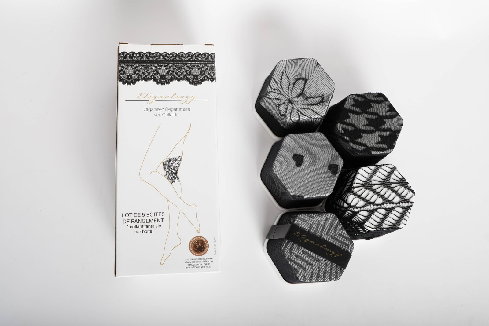 Eleganteazy Coffret de 5 petits écrins & 1 collant fantaisie au choix