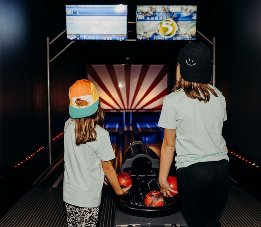 Bowling at the PLANB hotel in Chamonix, an ideal activity for family and friends