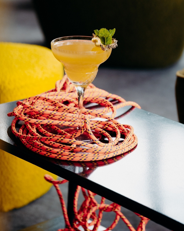 Cocktails in the bar of the PLANB mountain hotel in Chamonix, for a moment of conviviality in the Alps.