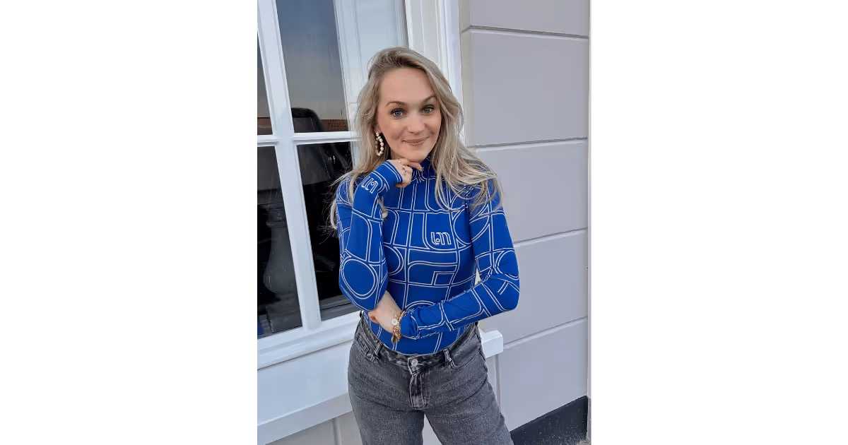 Grijze jeans combineren