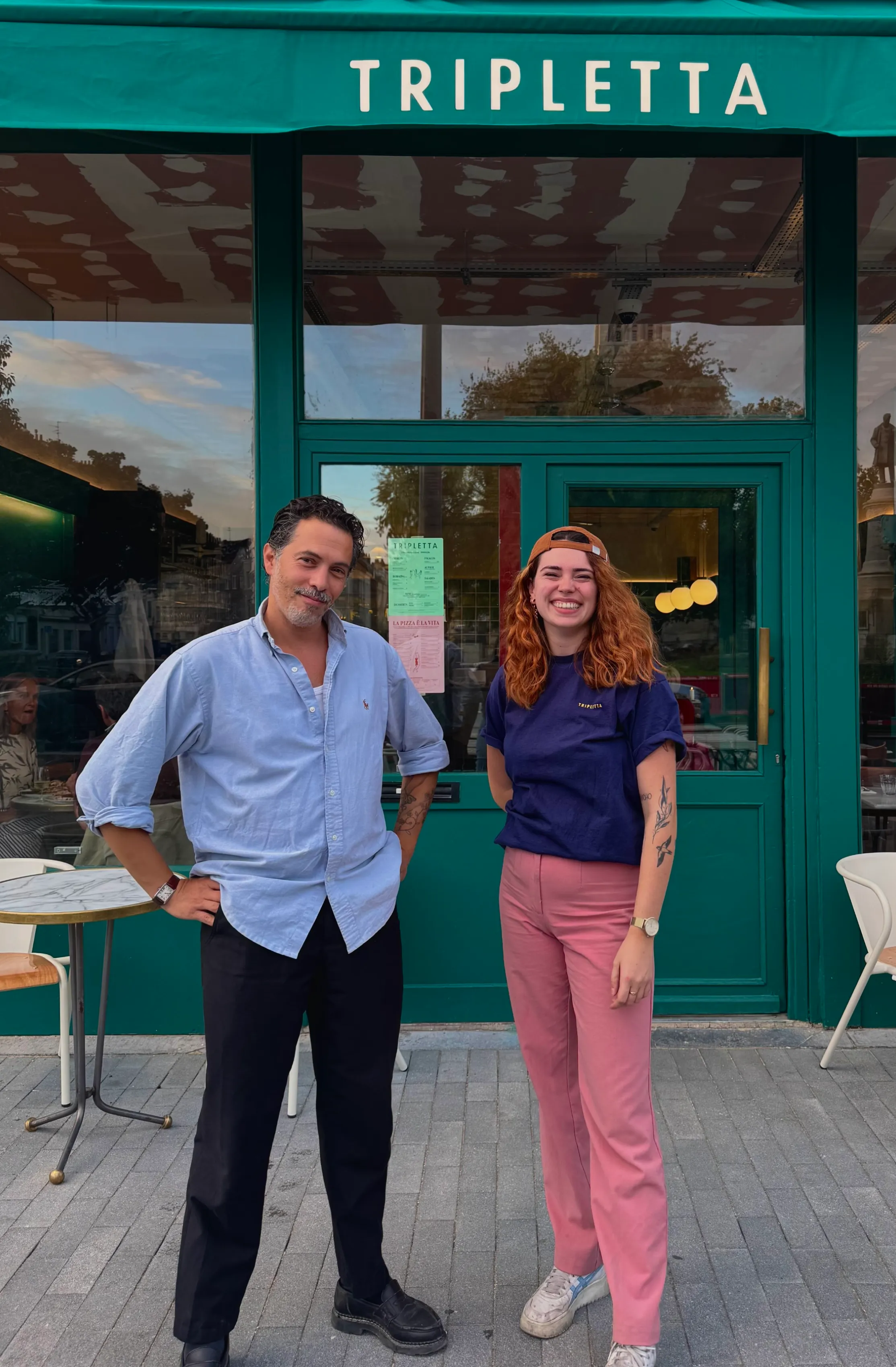 Jamais un sans deux ! La carte met à l’honneur la pizza sous toutes ses formes. Rendez-vous sur la place Philippe Lebon.
Profitez d’une terrasse ensoleillée, idéale pour partager un repas en toute tranquillité, avec moins de circulation et plus de convivialité.
