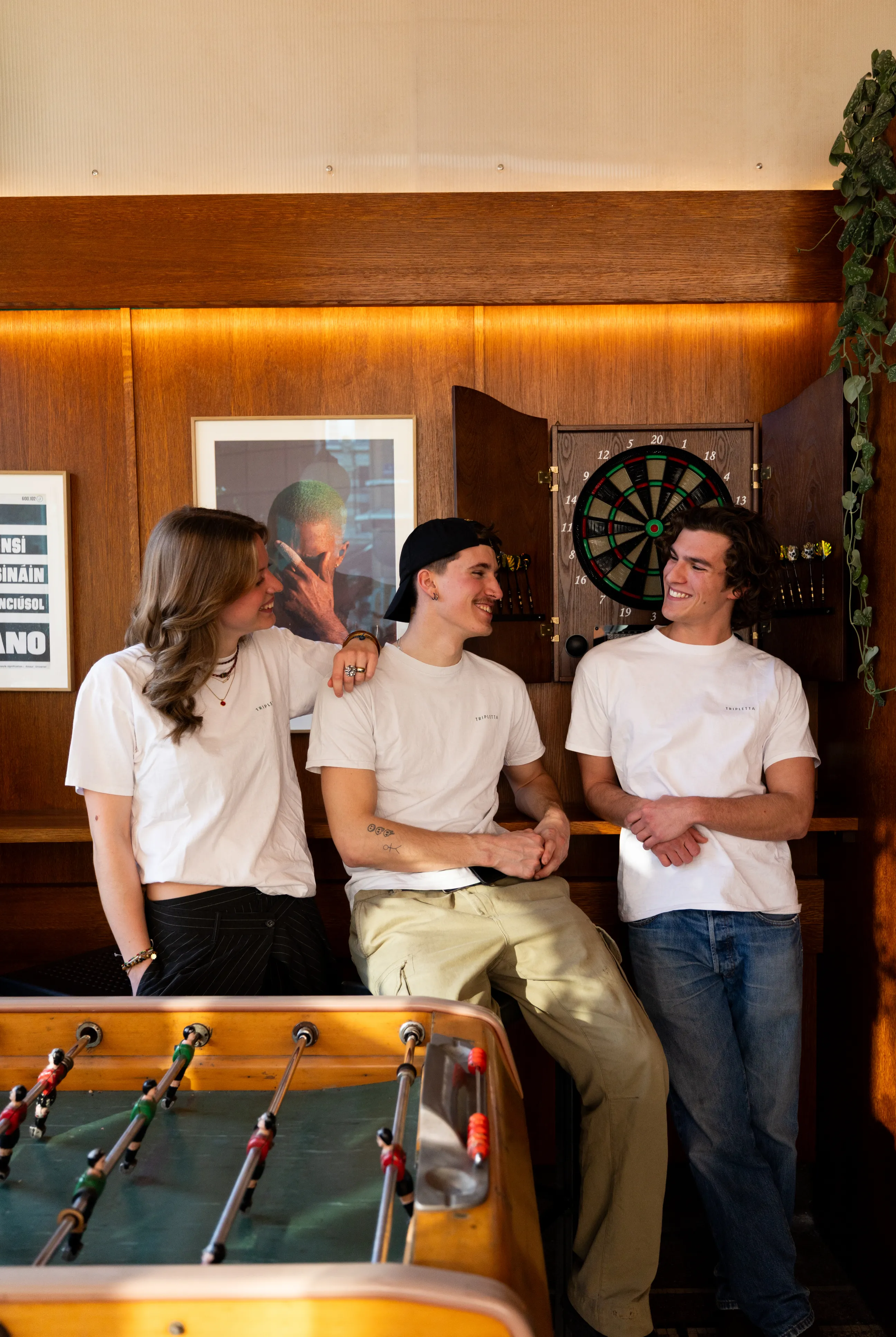 Jamais un sans deux ! La carte met à l’honneur la pizza sous toutes ses formes. Rendez-vous sur la place Philippe Lebon.
Profitez d’une terrasse ensoleillée, idéale pour partager un repas en toute tranquillité, avec moins de circulation et plus de convivialité.
